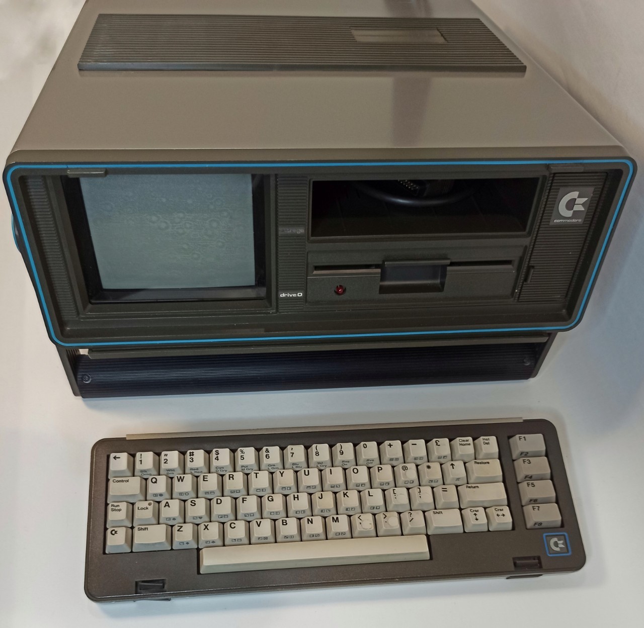 Commodore SX64