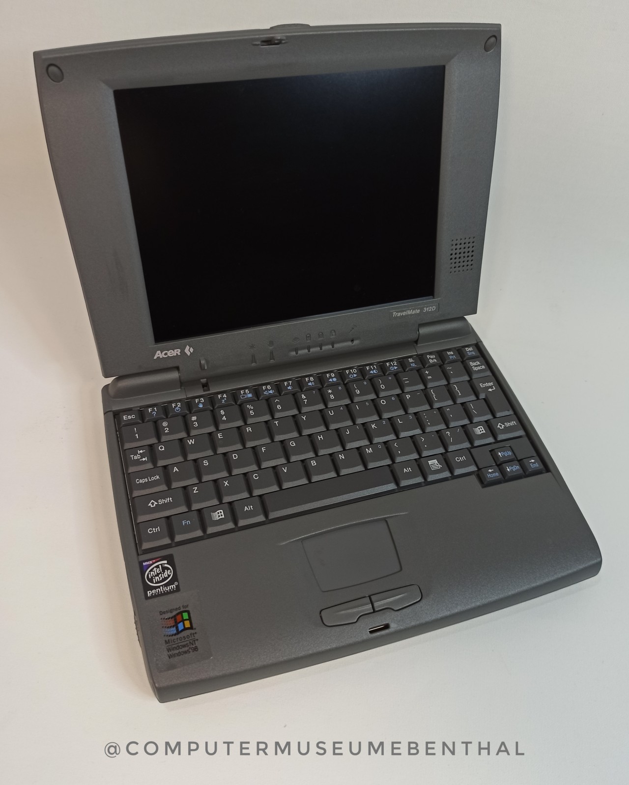 Acer TravelMate 312D