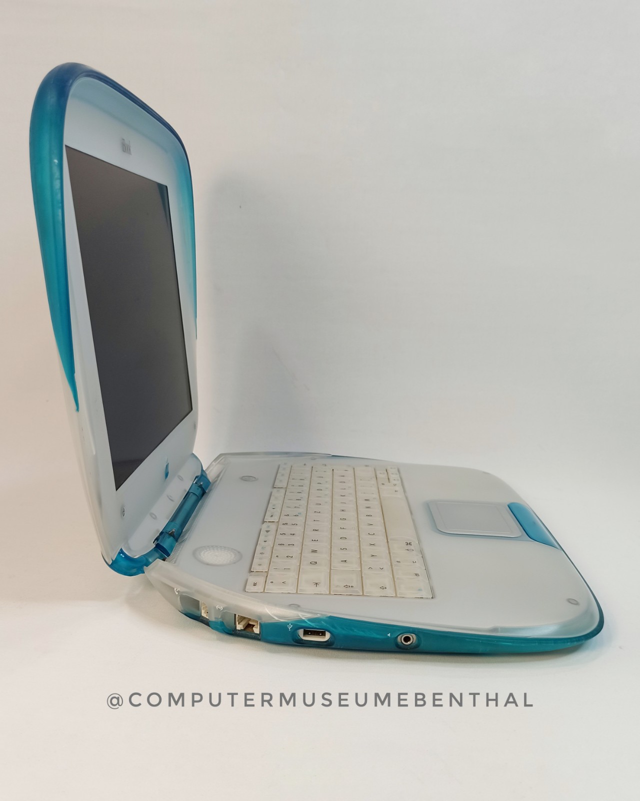 Apple iBOOK