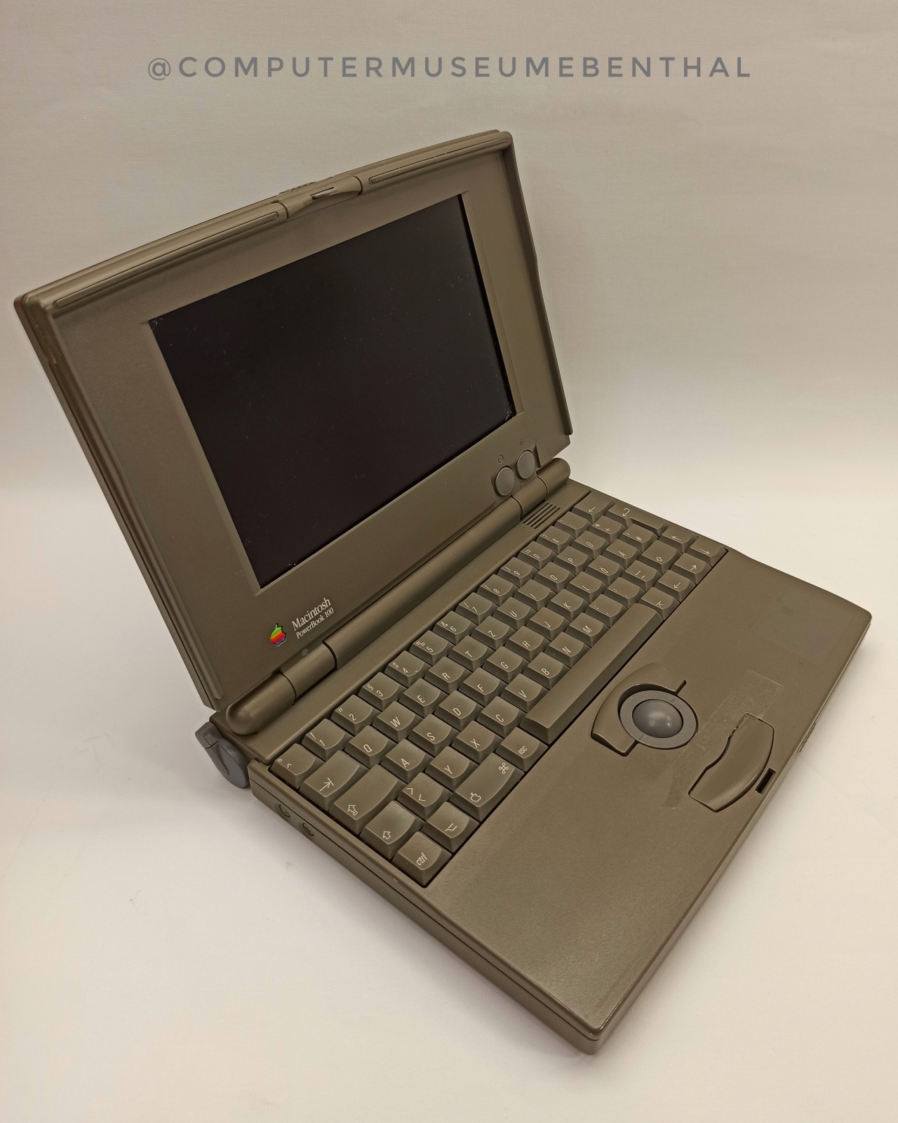 Apple Macintosh PowerBook 100