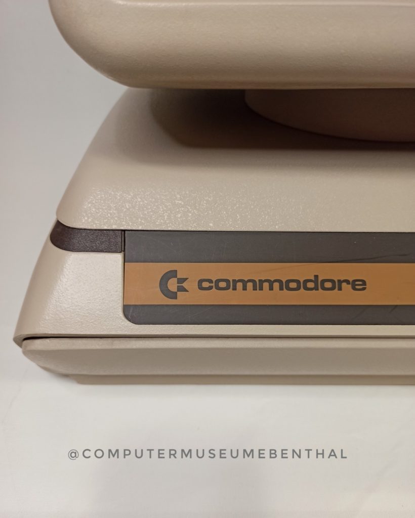Commodore 8296 Logo