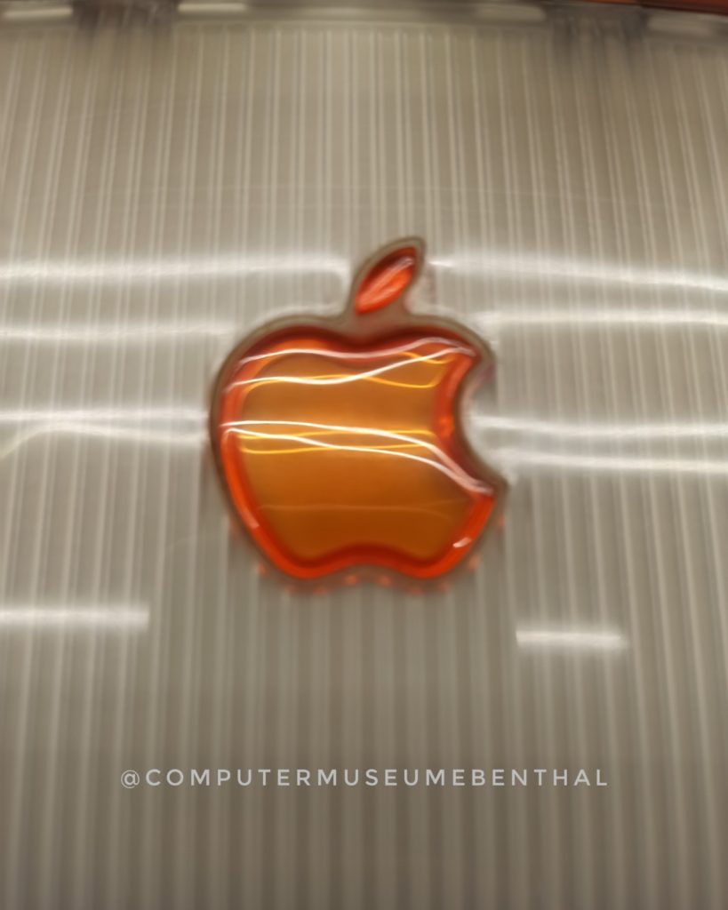 Apple iMac G3, Logo