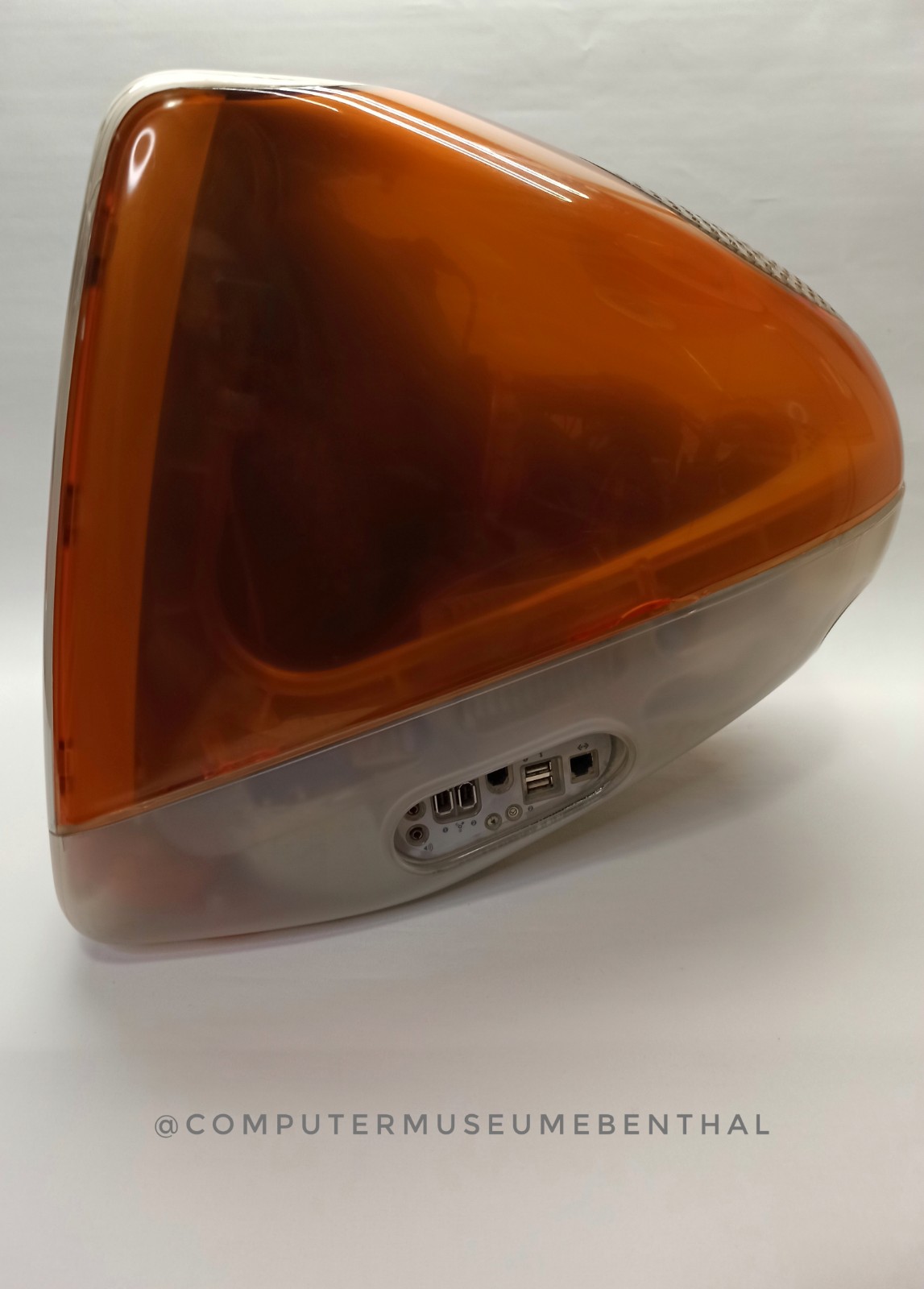 Apple iMac G3, Seite